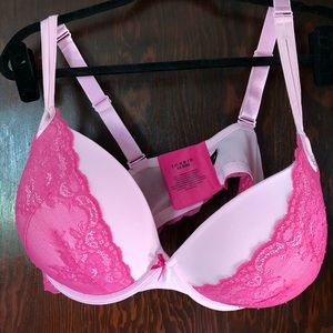 Torrid 40DDD Pink Push-Up Bra. New condition.